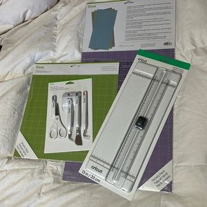 BRAND NEW! Cricut Bundle!